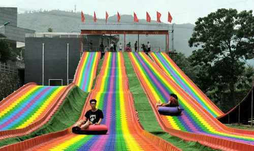 漳州七彩旱滑儿童彩虹滑梯游乐设备景区旱地滑雪圈网红旱雪滑道